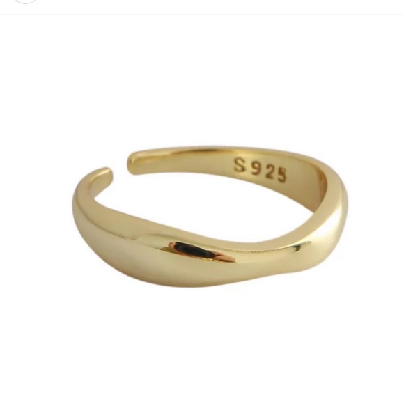 Brand new- 9.25 sterling silver - basic stackable ring - Picture 2 of 3